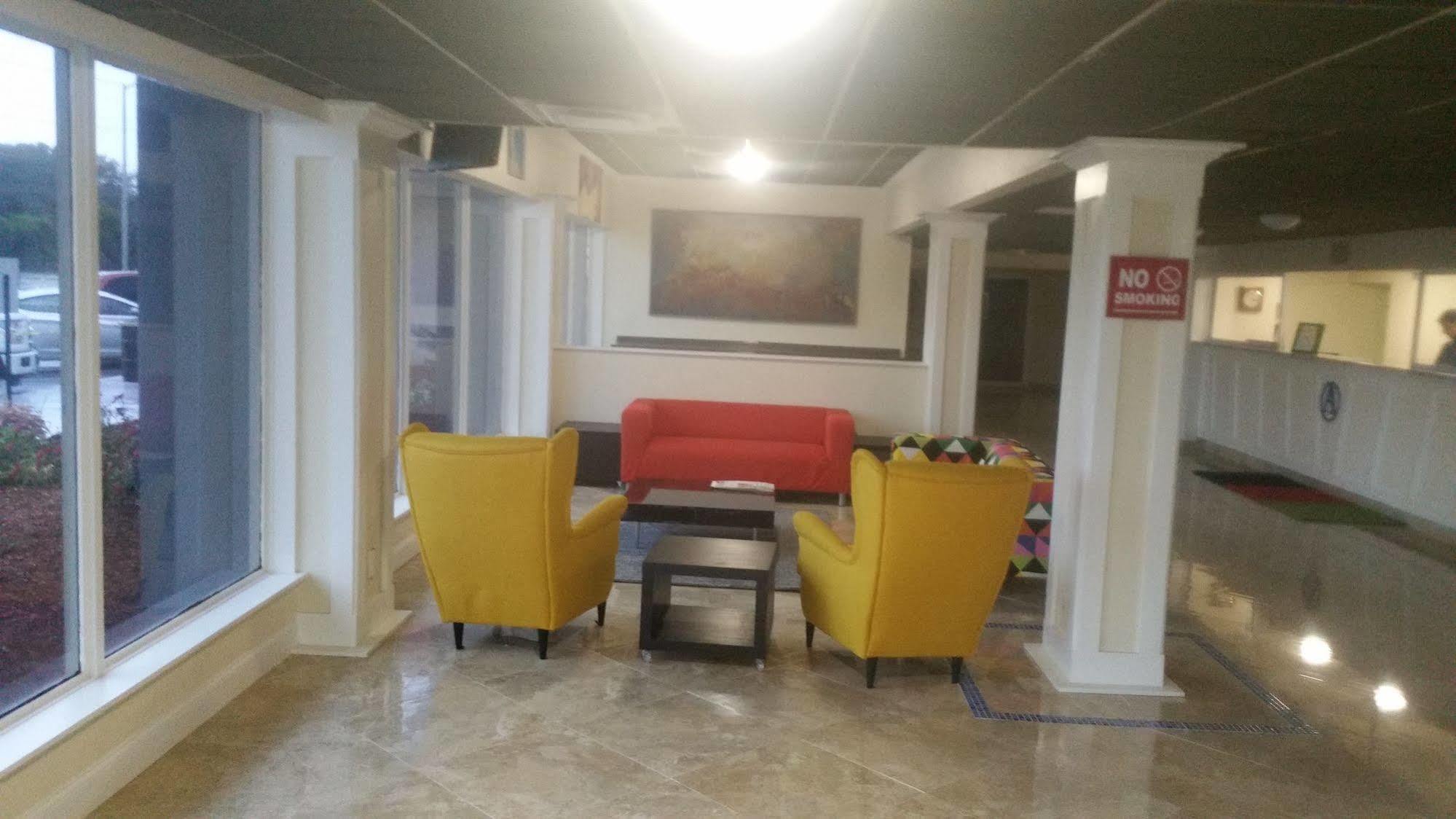 אלבני Araamada Inn מראה חיצוני תמונה